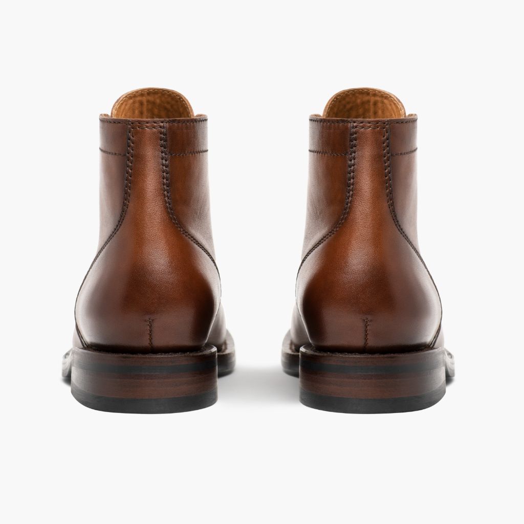Authentic Full-Grain Leather Grain Depth & Pull-Up Patina Texture Detail
