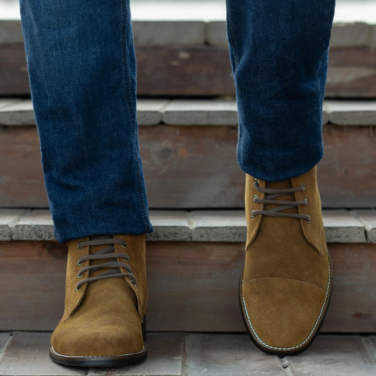 Cushioned Leather Insole & Ergonomic Arch Support Construction Detail