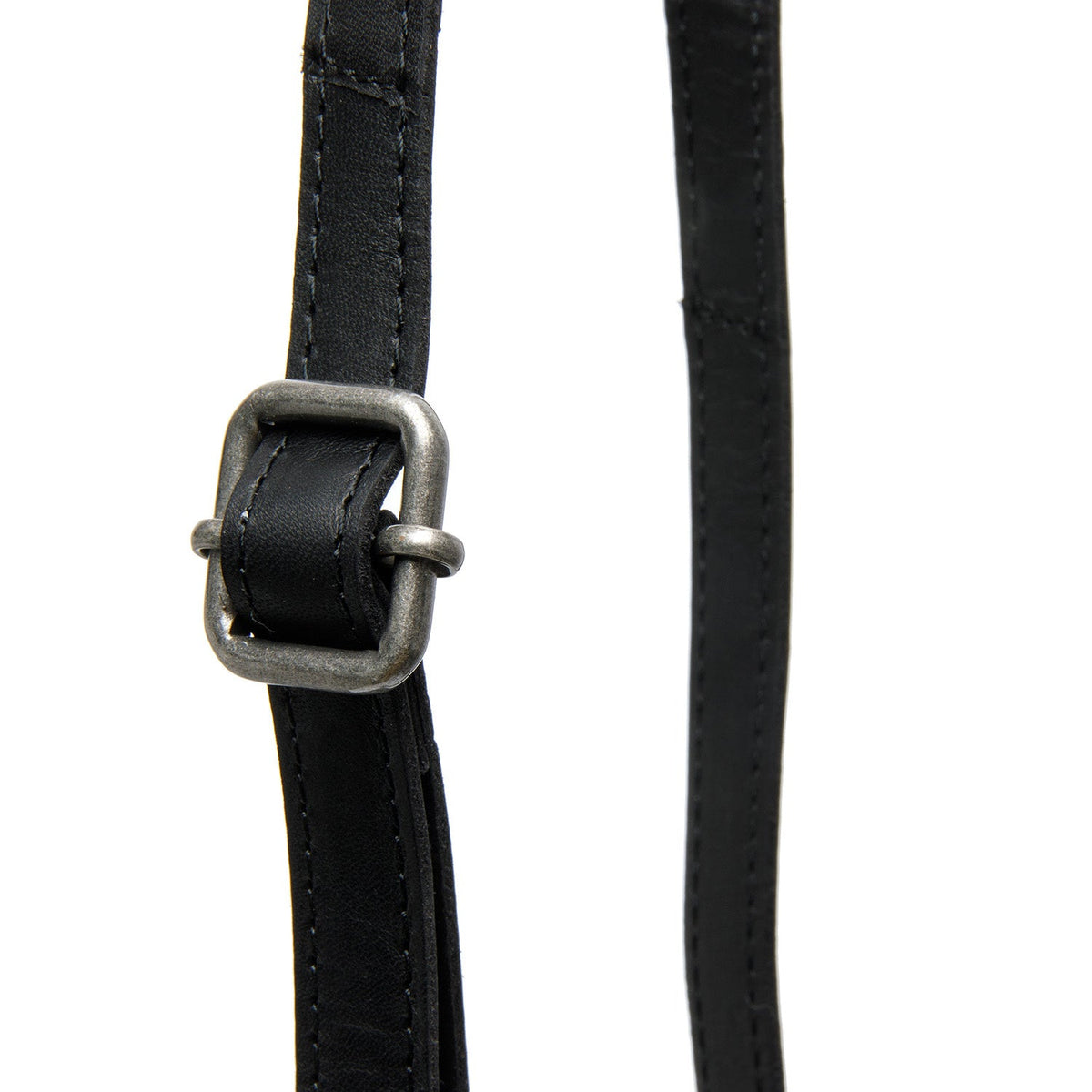 
Tailored Rib Cuffs & Hem Craftsmanship Construction Detail on Langley Full-Grain Leather Phone Bag