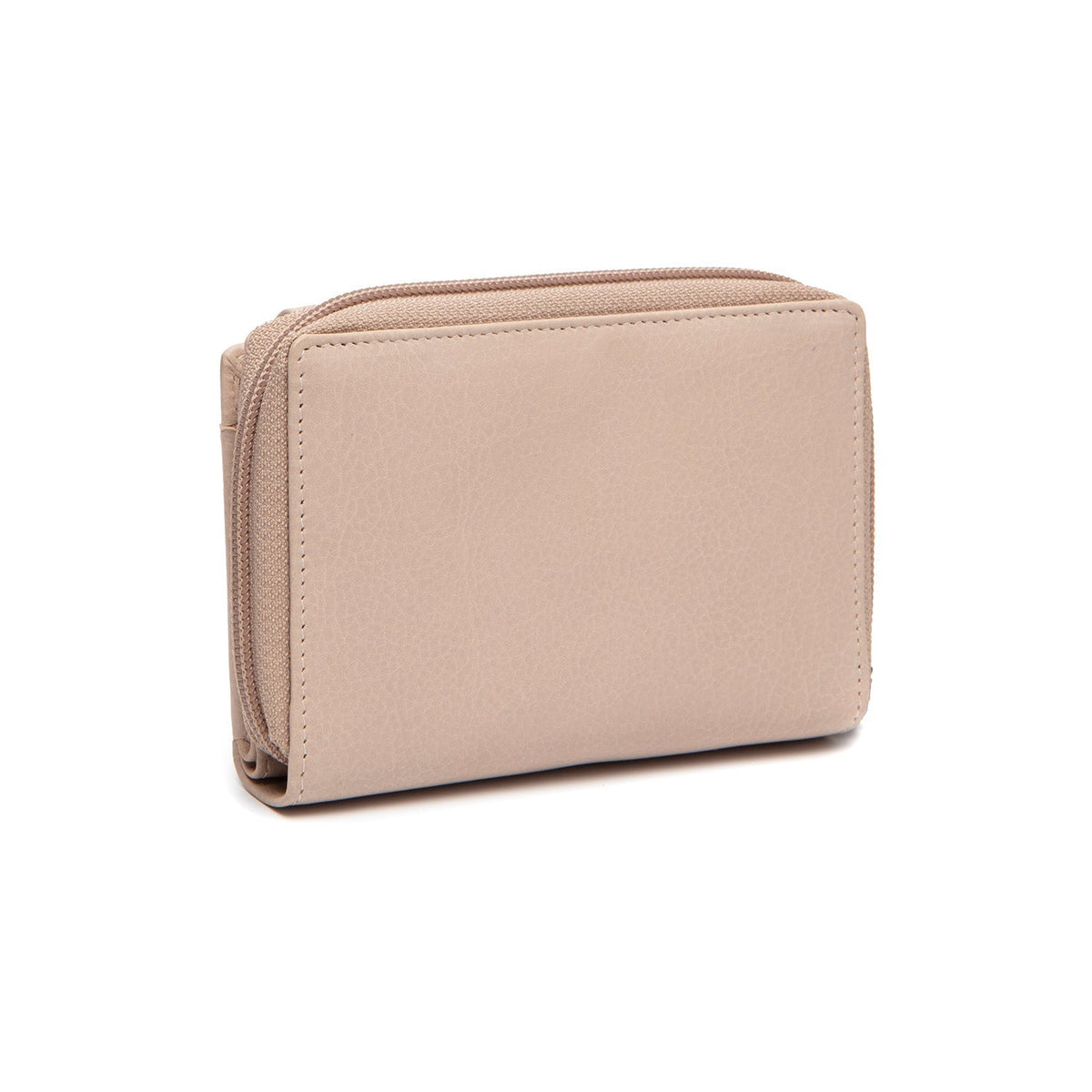 
100% Full-Grain Wax Pull-Up 100% Full-Grain Leather Grain Texture & Handcrafted Patina Detail